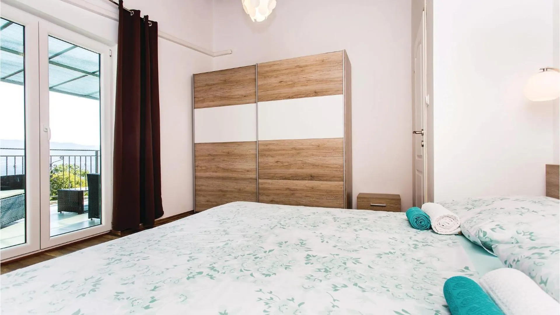 Stunning Home In Krk With House Sea View 리시카 펜션